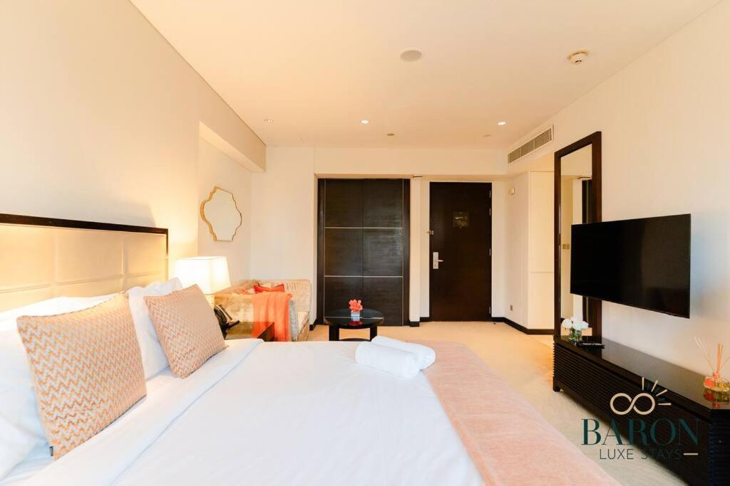 Stunning Studio, Address Marina Apartment