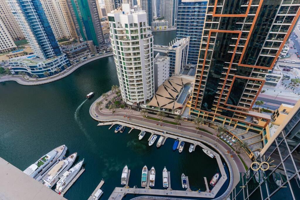 Stunning Studio, Address Marina